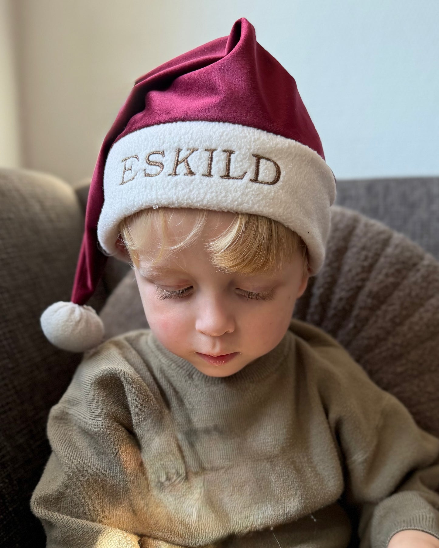 Nissehue Men Navn (2 - 4 år)