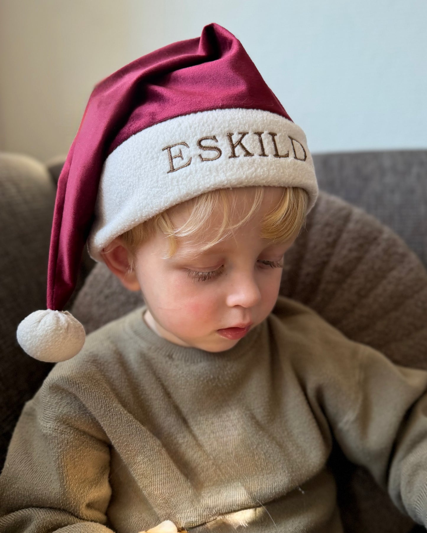 Nissehue Men Navn (2 - 4 år)